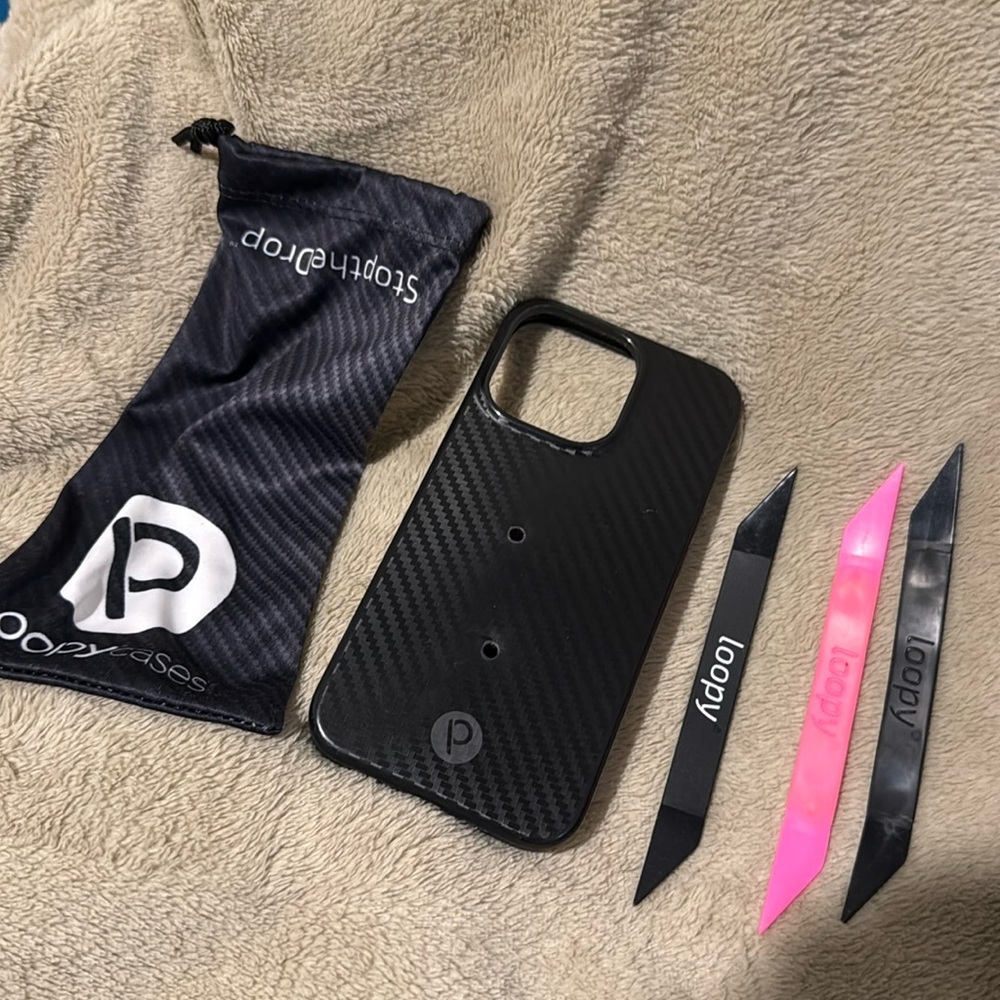 Carbon fiber print Loopy case for iPhone 13pro